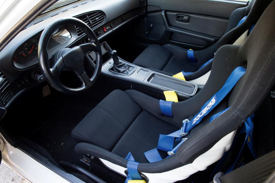 Интерьер Porsche 968 Club Sport 1993 года  (WW) (фото 18 из 18)